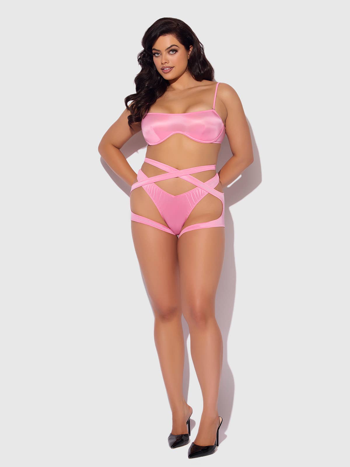 Ensemble soutien - gorge, porte - jarretelles et tanga: Bubblegum M - LA PIRI | BOUTIQUE EN LIGNE DE BIKINIS ET LINGERIE