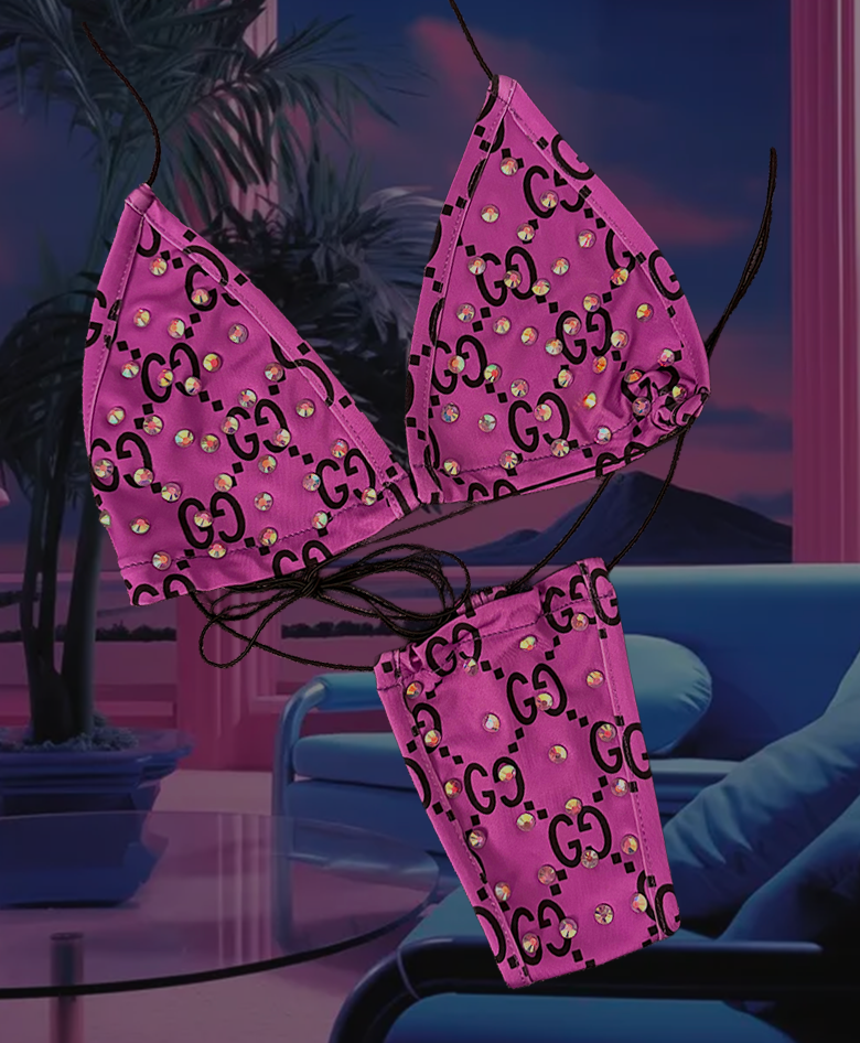 Famous bikini LA PIRI